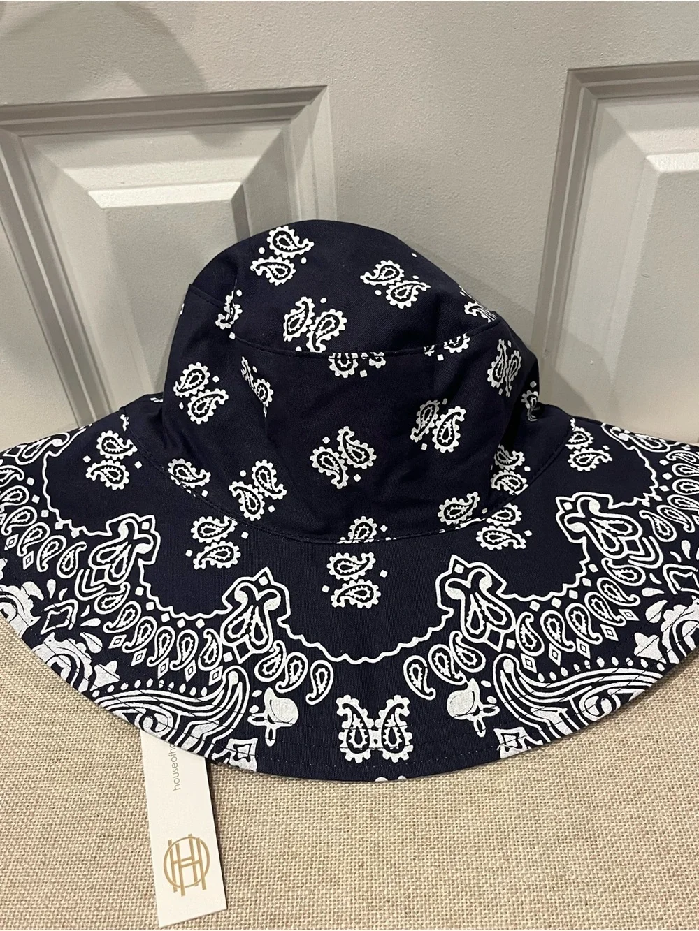 NWT HOUSE OF HARLOW 1960 WOMEN'S BANDANA PRINT BUCKET HAT- REVERSIBLE - Picture 3 of 6